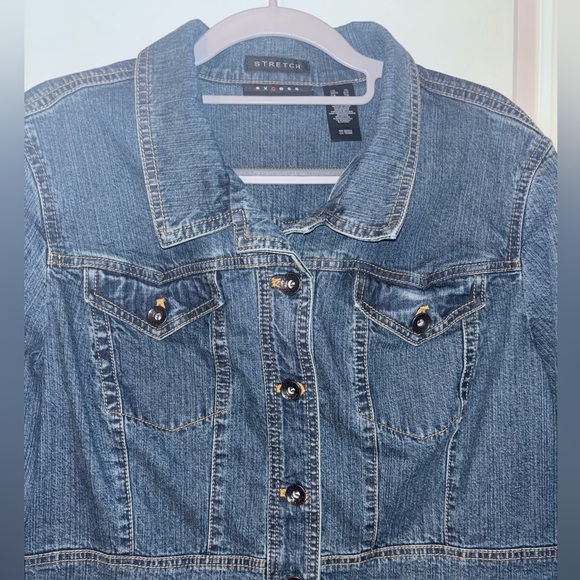 Axcess a Liz Claiborne company 1X denim Jean jacket. Plus size, EUC - Picture 2 of 4